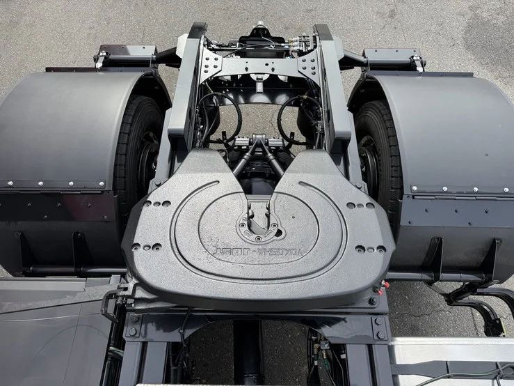 車両画像 18: 令和8年(2026)：三菱ふそう：24スーパーグレート：トレーラーヘッド
