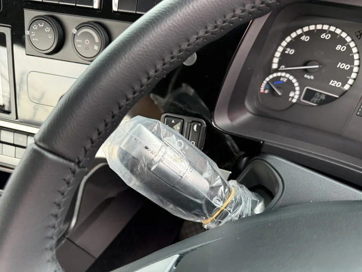 車両画像 25: 令和8年(2026)：三菱ふそう：24スーパーグレート：トレーラーヘッド