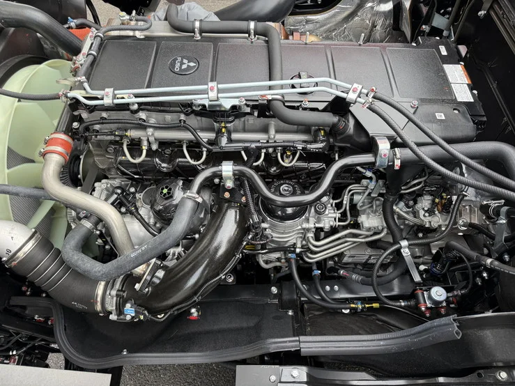 車両画像 34: 令和8年(2026)：三菱ふそう：24スーパーグレート：トレーラーヘッド