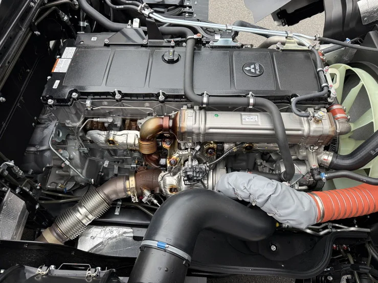 車両画像 39: 令和8年(2026)：三菱ふそう：24スーパーグレート：トレーラーヘッド