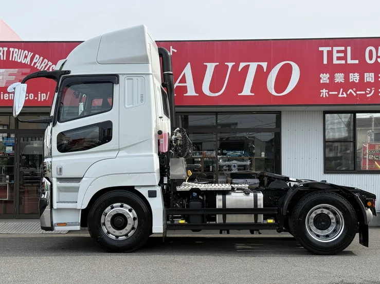 車両画像 3: 令和8年(2026)：三菱ふそう：24スーパーグレート：トレーラーヘッド