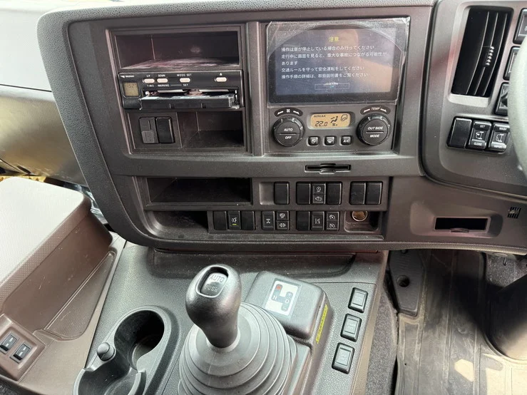 車両画像 21: 令和6年(2024)：いすゞ：ギガ：アルミウィング