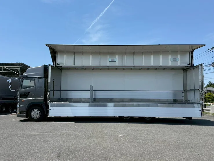 車両画像 10: 令和4年(2022)：日野：17プロフィア：アルミウィング