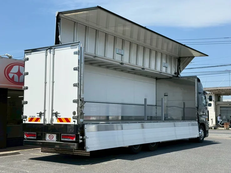 車両画像 12: 令和4年(2022)：日野：17プロフィア：アルミウィング
