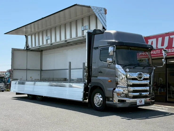 車両画像 14: 令和4年(2022)：日野：17プロフィア：アルミウィング