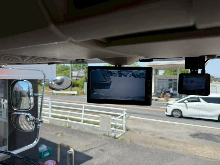 車両画像 24: 令和4年(2022)：日野：17プロフィア：アルミウィング