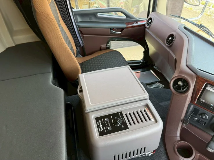 車両画像 25: 令和4年(2022)：日野：17プロフィア：アルミウィング