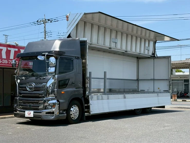 車両画像 9: 令和4年(2022)：日野：17プロフィア：アルミウィング