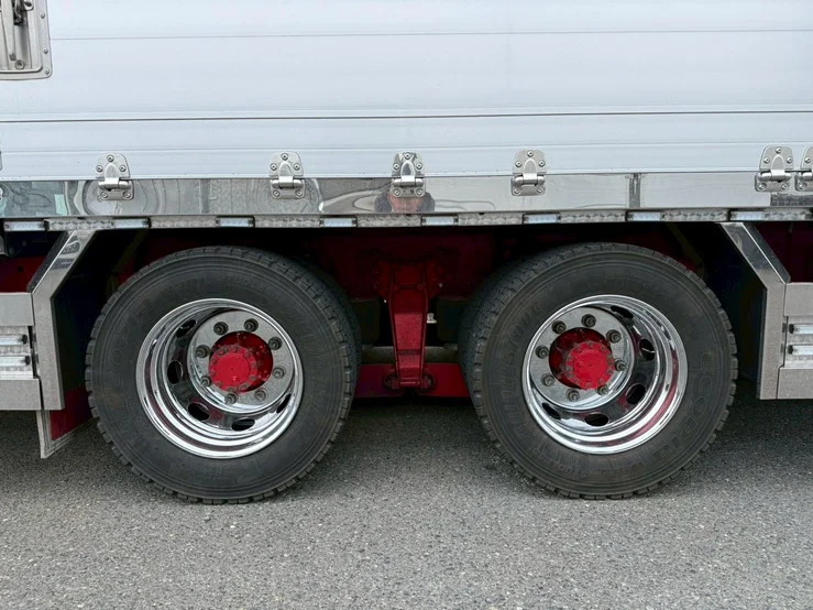 車両画像 35: 令和3年(2021)：いすゞ：ギガ：アルミウィング