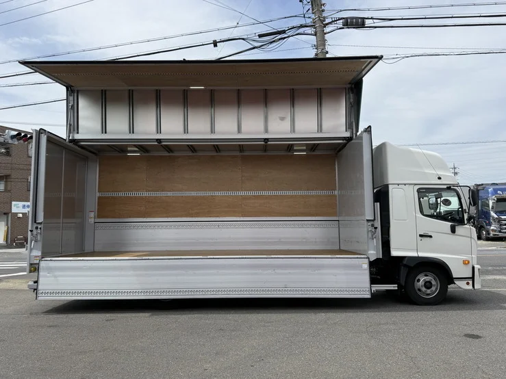 車両画像 10: 令和5年(2023)：日野：17レンジャー：アルミウィング
