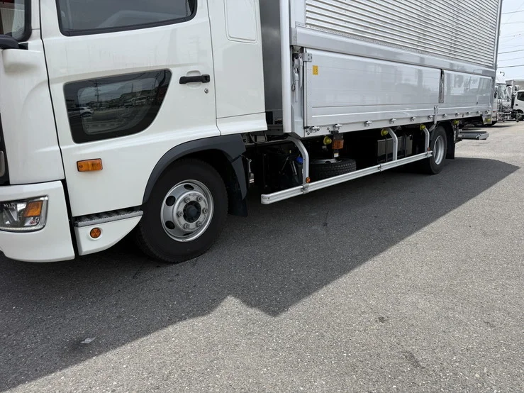 車両画像 30: 令和5年(2023)：日野：17レンジャー：アルミウィング