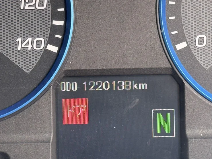 車両画像 26: 平成29年(2017)：三菱ふそう：スーパーグレート：アルミウィング