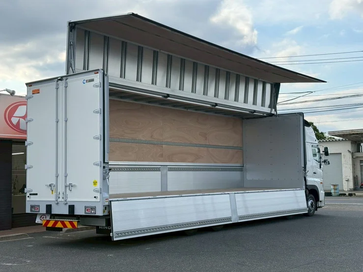車両画像 12: 令和7年(2025)：日野：17プロフィア：アルミウィング