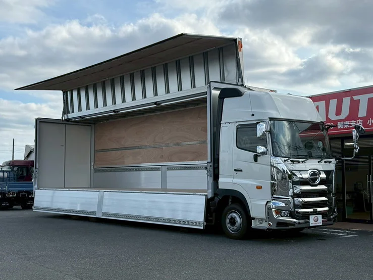 車両画像 14: 令和7年(2025)：日野：17プロフィア：アルミウィング