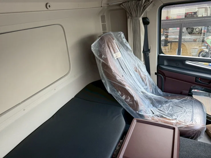 車両画像 25: 令和7年(2025)：日野：17プロフィア：アルミウィング