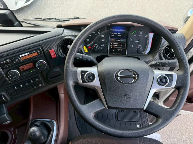 車両画像 29: 令和7年(2025)：日野：17プロフィア：アルミウィング