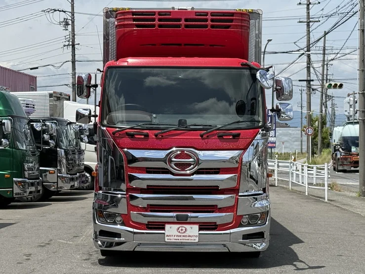 車両画像 2: 令和元年(2019)：日野：17プロフィア：冷凍ウィング