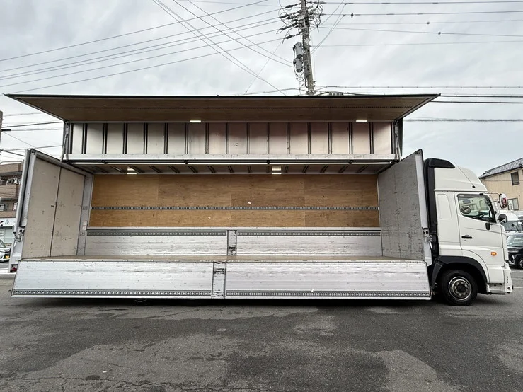 車両画像 10: 令和2年(2020)：日野：17プロフィア：アルミウィング