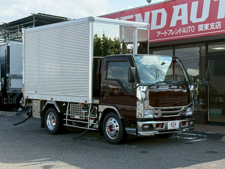 車両画像 13: 令和2年(2020)：いすゞ：エルフ：冷凍バン