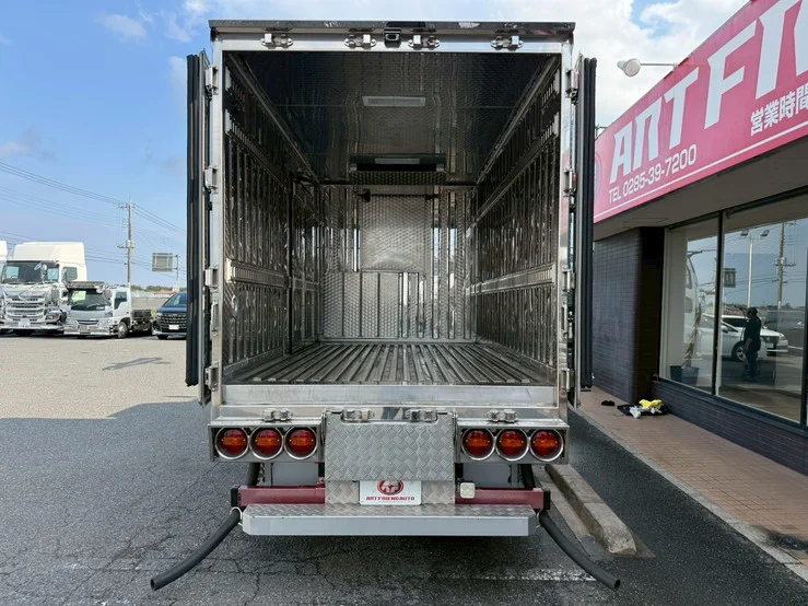 車両画像 14: 令和2年(2020)：いすゞ：エルフ：冷凍バン