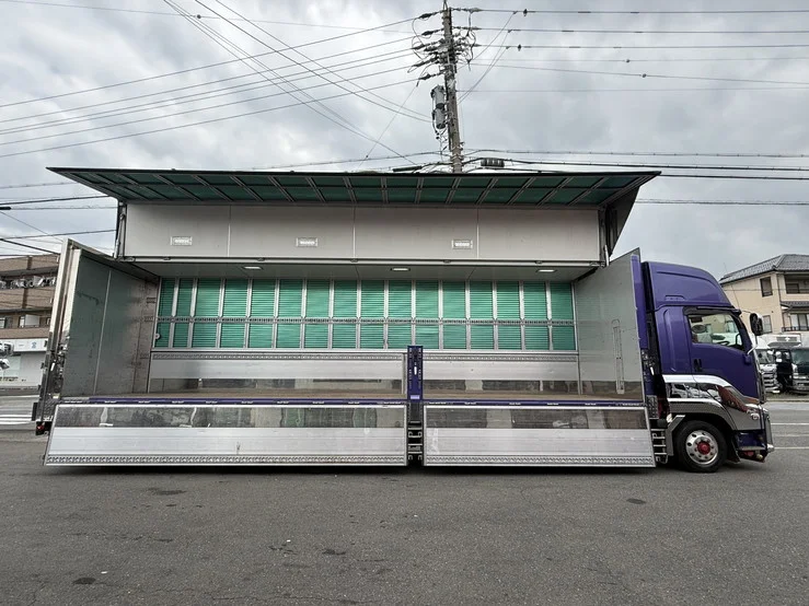 車両画像 10: 令和3年(2021)：いすゞ：ギガ：アルミウィング