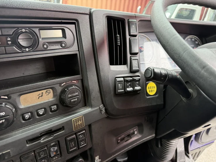 車両画像 23: 令和3年(2021)：いすゞ：ギガ：アルミウィング