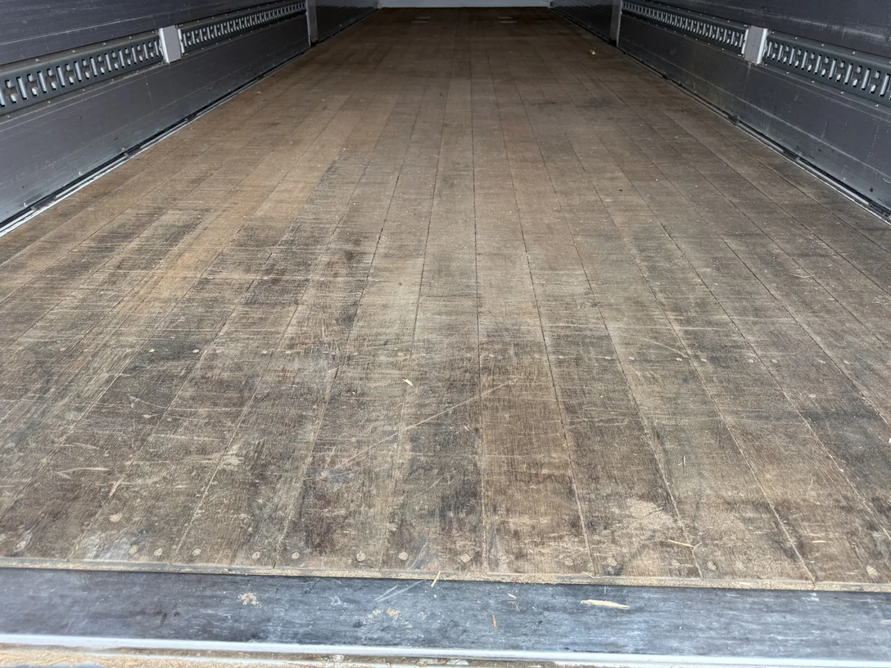 車両画像 13: 平成29年(2017)：日野：プロフィア：アルミウィング