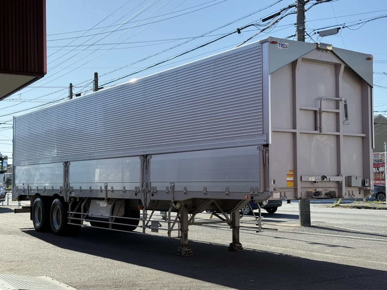 車両画像 8: 令和4年(2022)：トレクス：バンセミトレーラー：トレーラーウィング