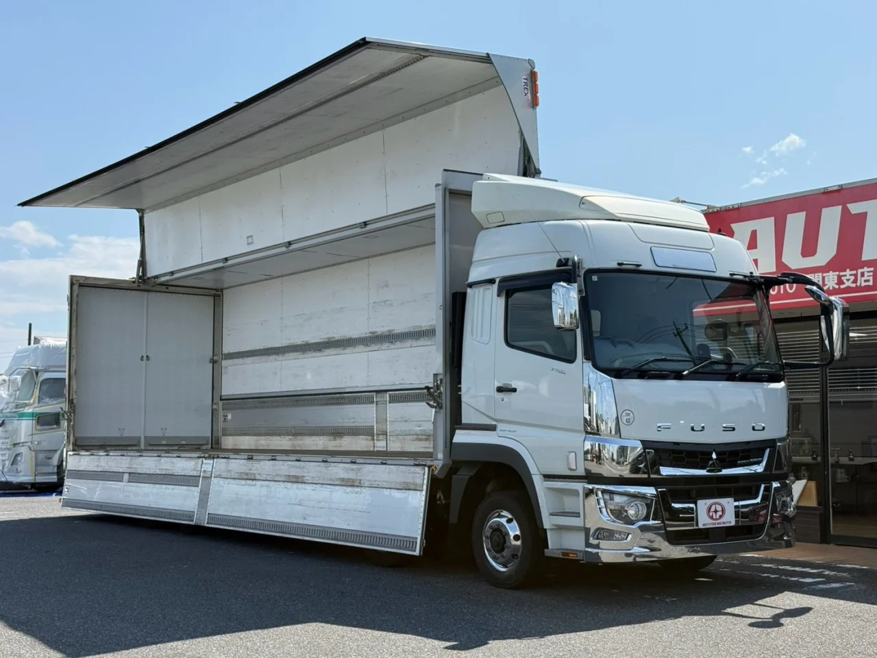 車両画像 11: 令和4年(2022)：三菱ふそう：17スーパーグレート：アルミウィング