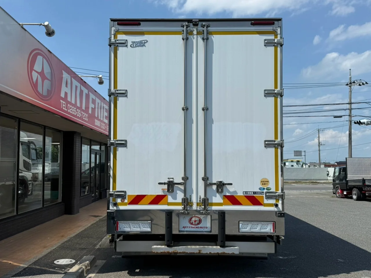 車両画像 4: 令和4年(2022)：三菱ふそう：17スーパーグレート：アルミウィング