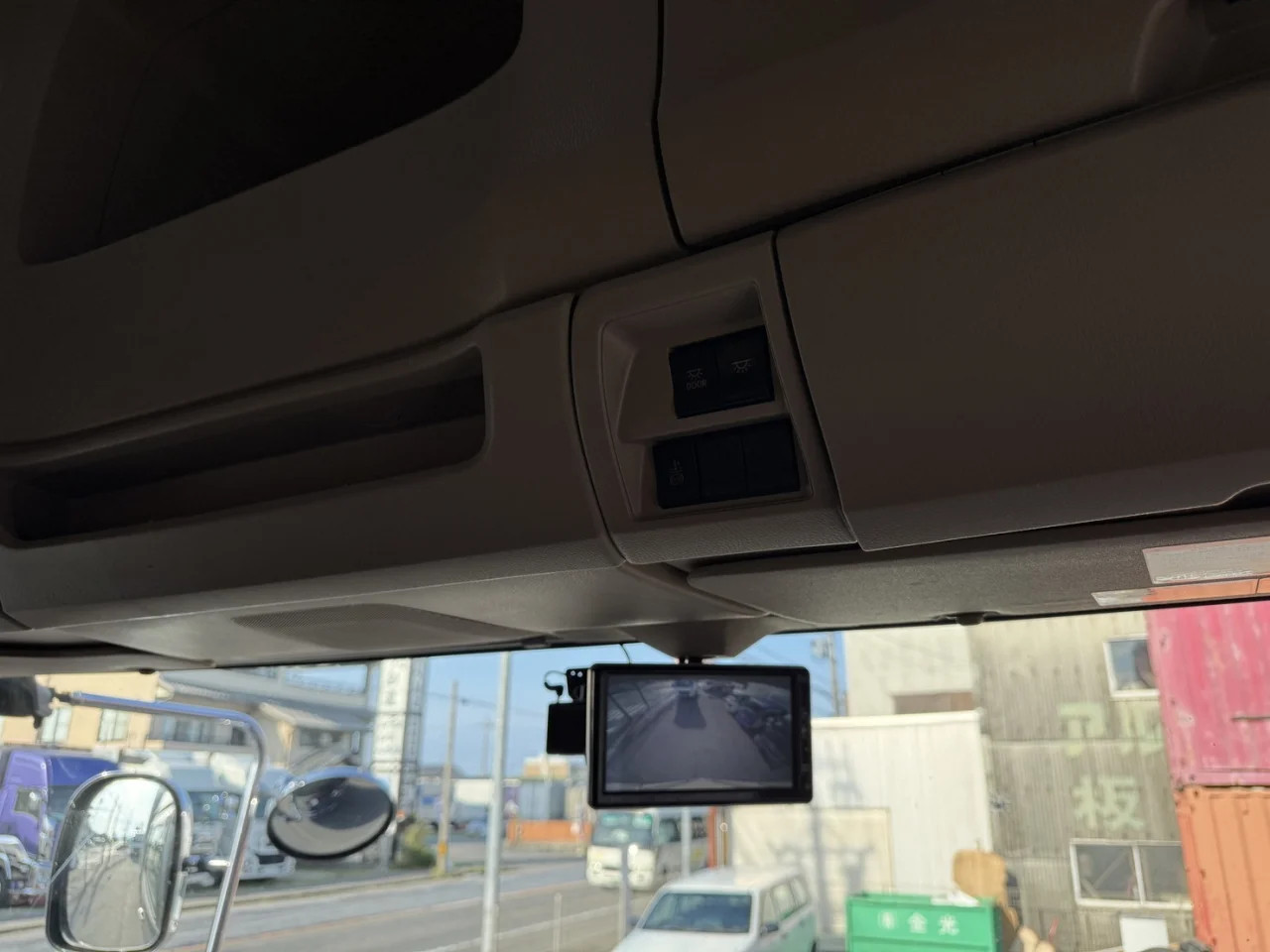 車両画像 24: 平成30年(2018)：日野：17プロフィア：アルミウィング