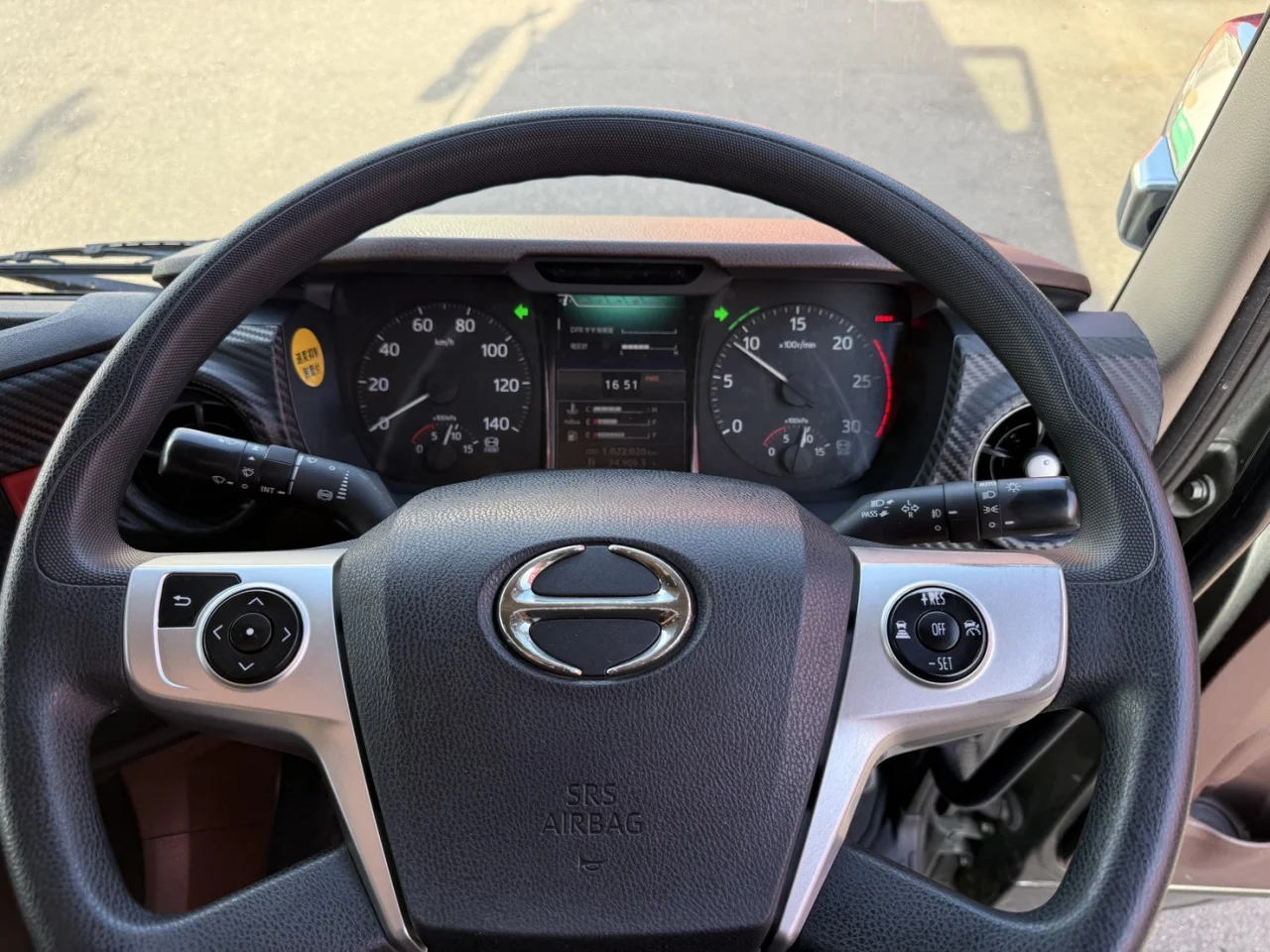 車両画像 25: 平成30年(2018)：日野：17プロフィア：アルミウィング