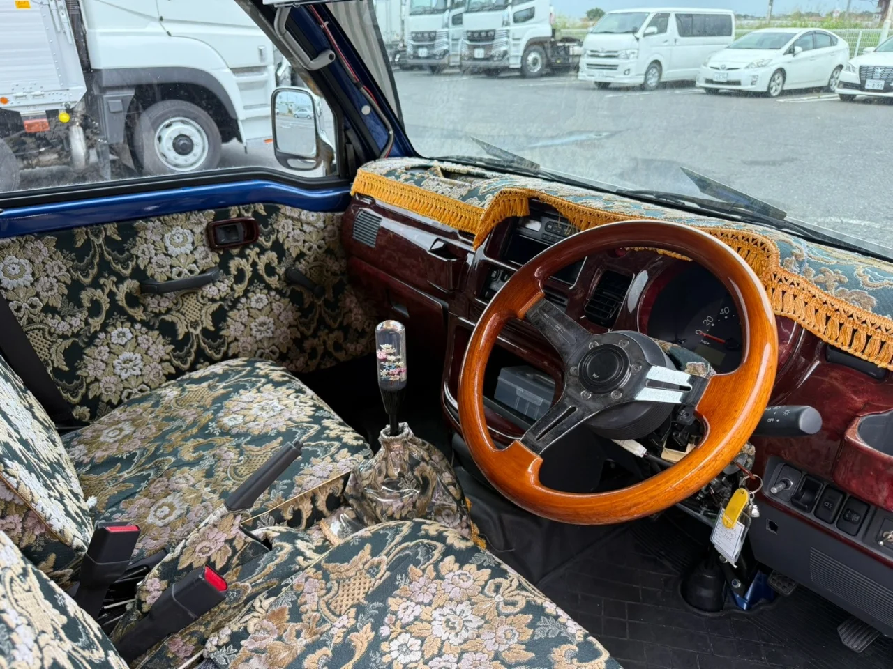 車両画像 17: 平成26年(2014)：ダイハツ：ハイゼット：平ボディ