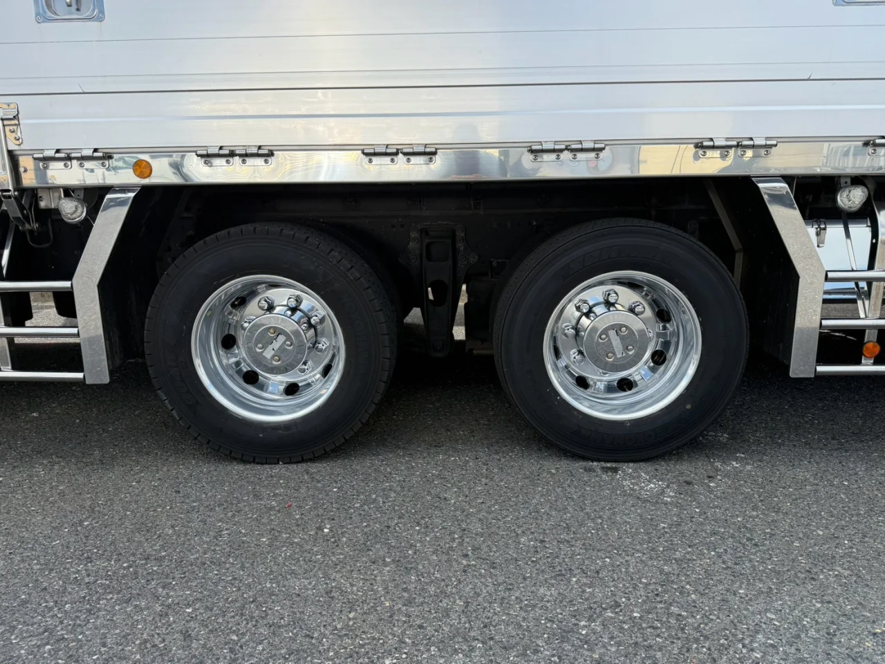 車両画像 18: 令和3年(2021)：三菱ふそう：スーパーグレート：冷凍ウイング