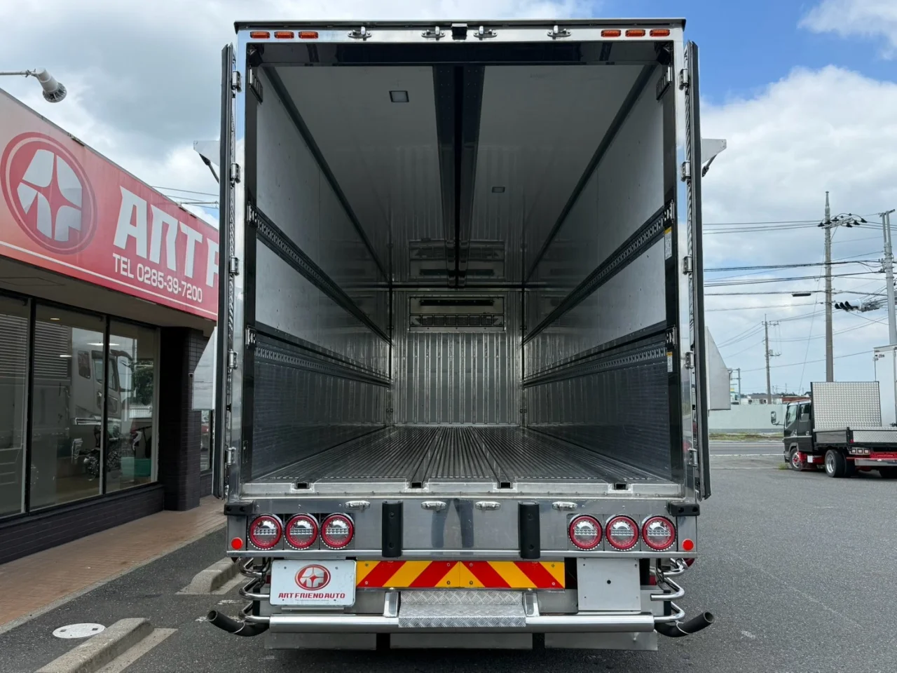 車両画像 8: 令和3年(2021)：三菱ふそう：スーパーグレート：冷凍ウイング