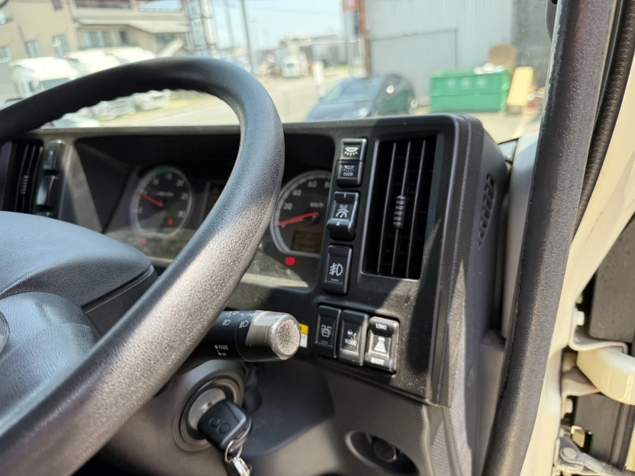 車両画像 23: 令和4年(2022)：いすゞ：ギガ：アルミウィング