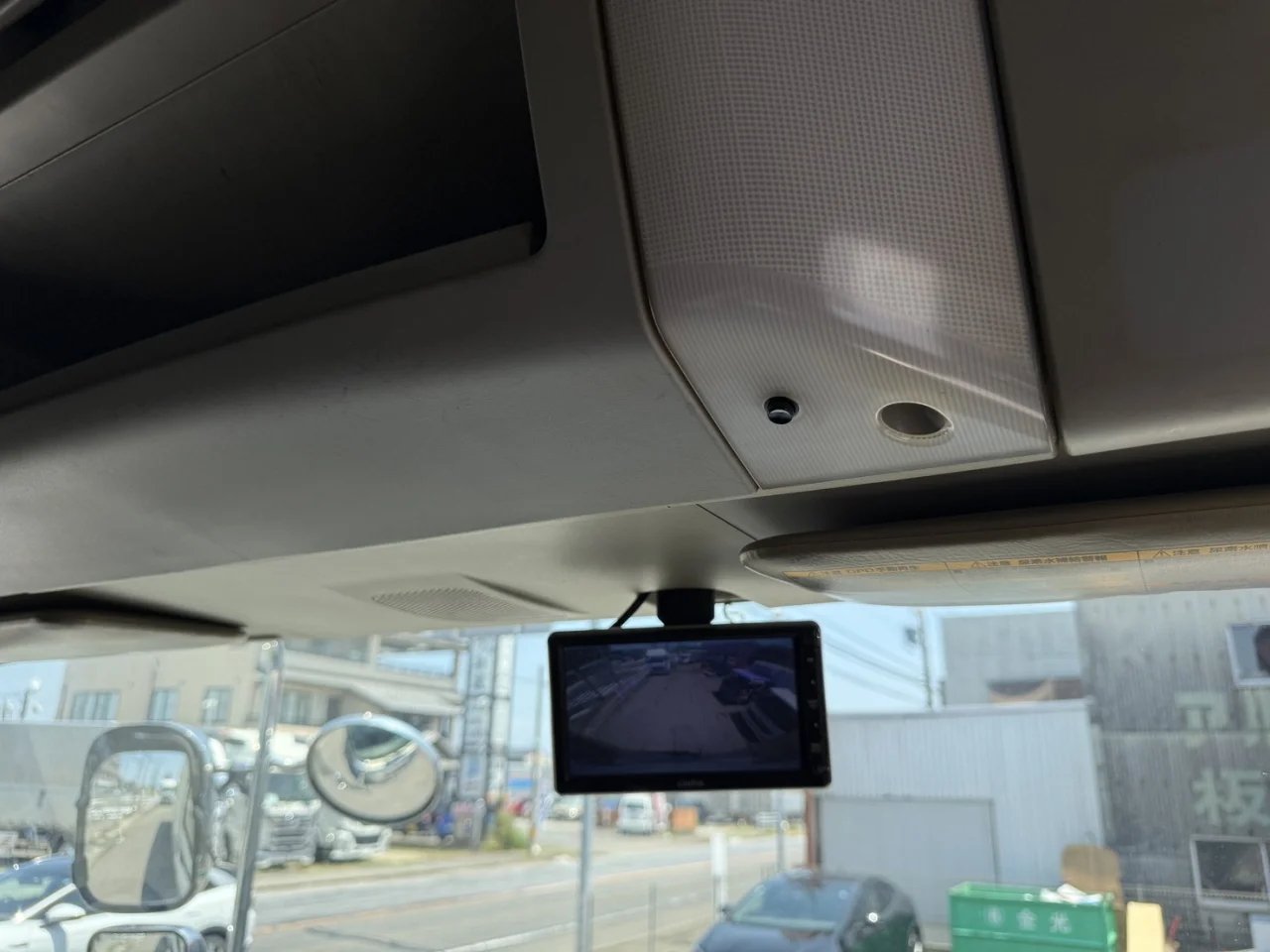 車両画像 24: 令和4年(2022)：いすゞ：ギガ：アルミウィング