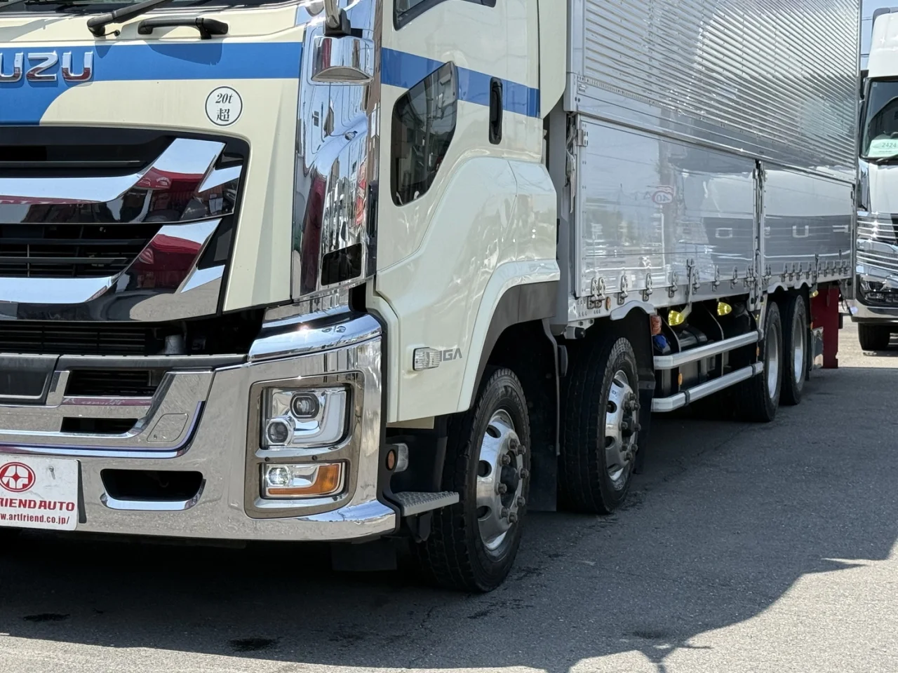 車両画像 29: 令和4年(2022)：いすゞ：ギガ：アルミウィング