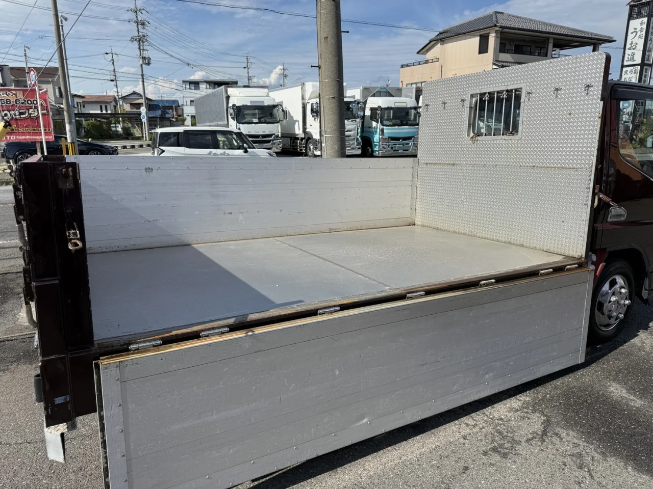車両画像 12: 令和8年(2026)：三菱ふそう：キャンター：平ボデー