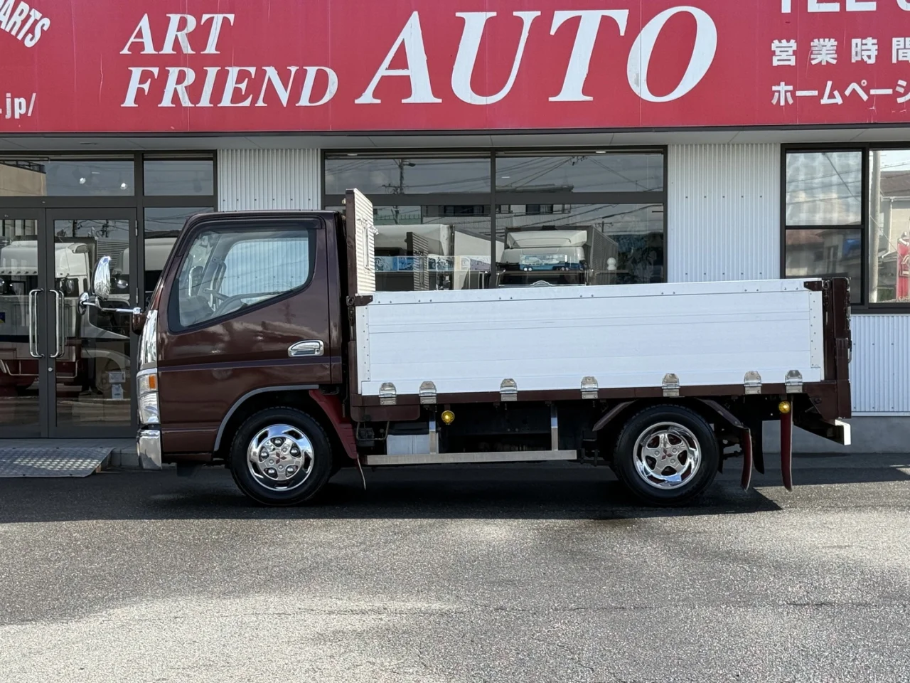 車両画像 3: 令和8年(2026)：三菱ふそう：キャンター：平ボデー