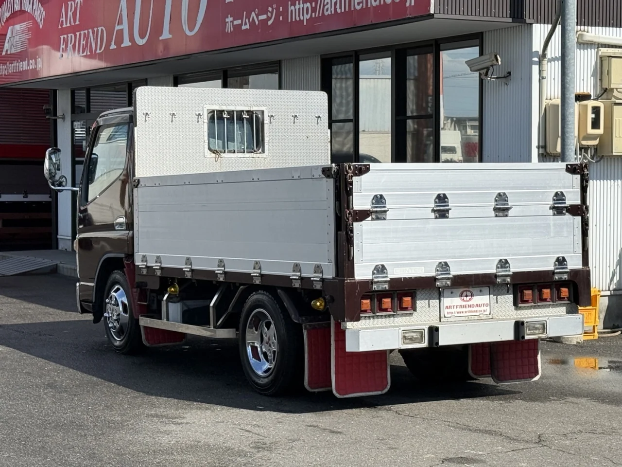 車両画像 4: 令和8年(2026)：三菱ふそう：キャンター：平ボデー