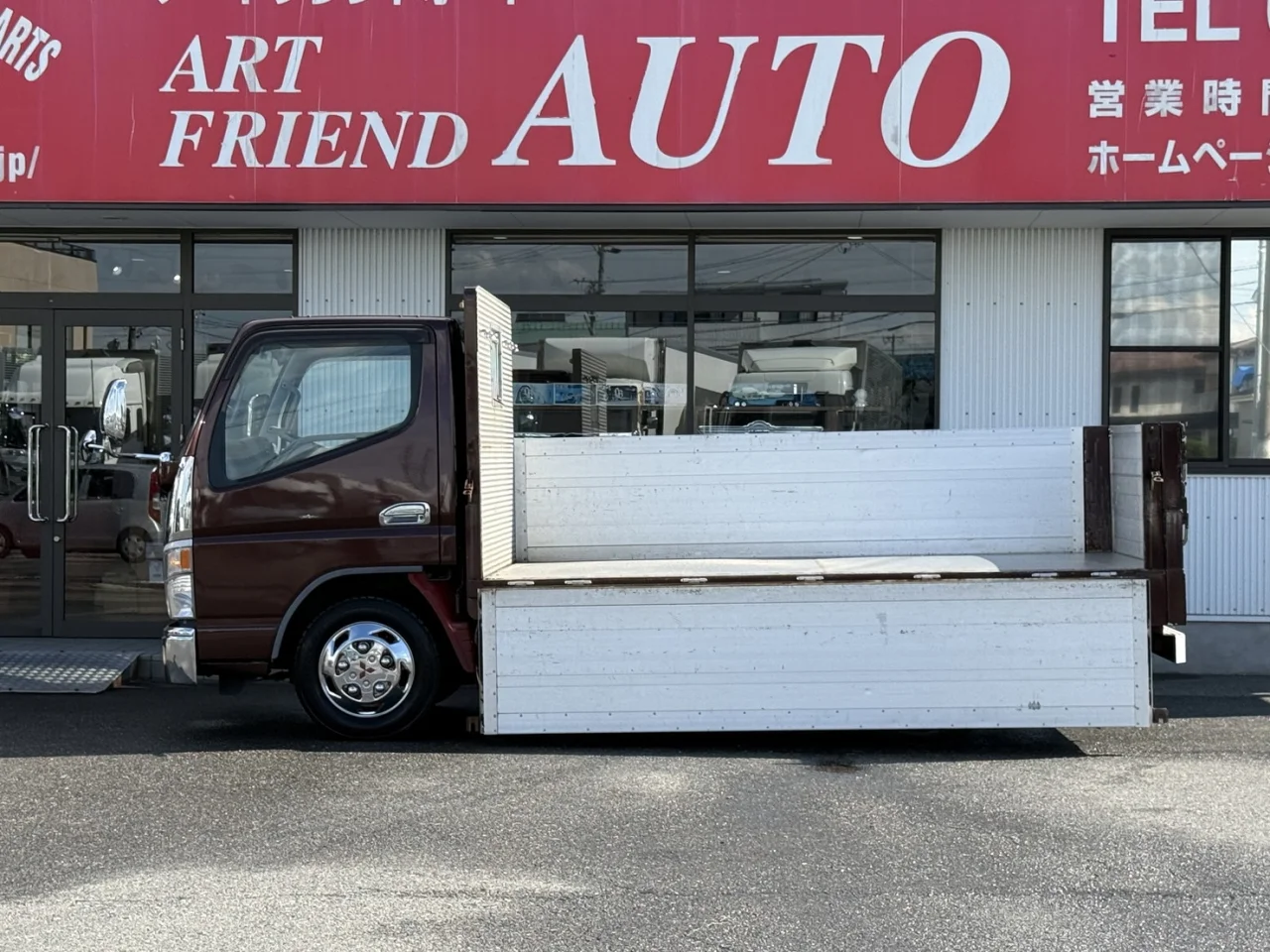 車両画像 9: 令和8年(2026)：三菱ふそう：キャンター：平ボデー