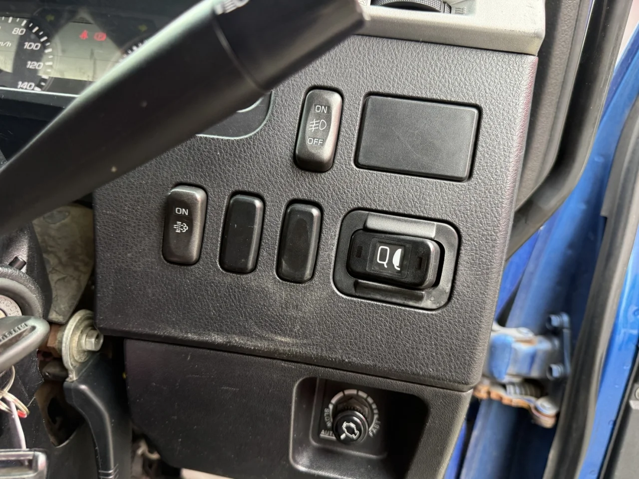 車両画像 24: 平成30年(2018)：三菱ふそう：ファイター：アルミウィング
