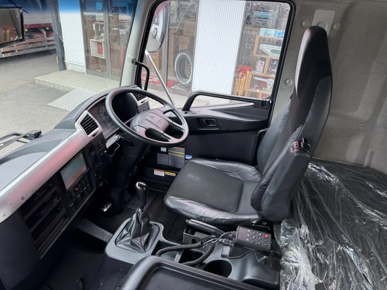 車両画像 29: 平成30年(2018)：三菱ふそう：ファイター：アルミウィング