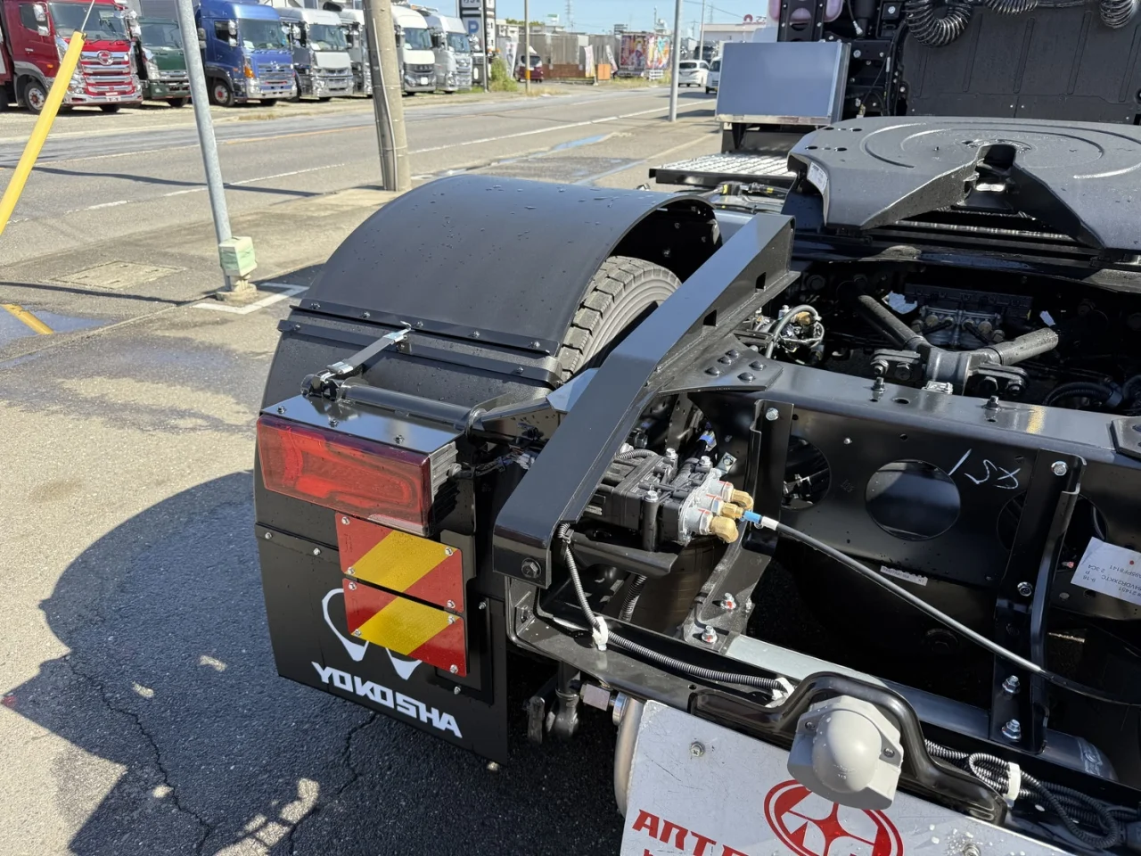 車両画像 17: 令和7年(2025)：三菱ふそう：24スーパーグレート：トレーラーヘッド