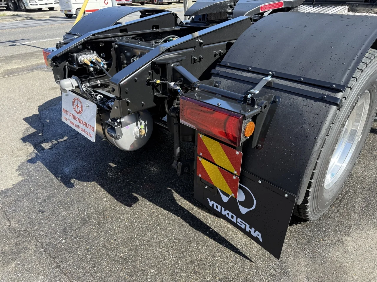 車両画像 19: 令和7年(2025)：三菱ふそう：24スーパーグレート：トレーラーヘッド