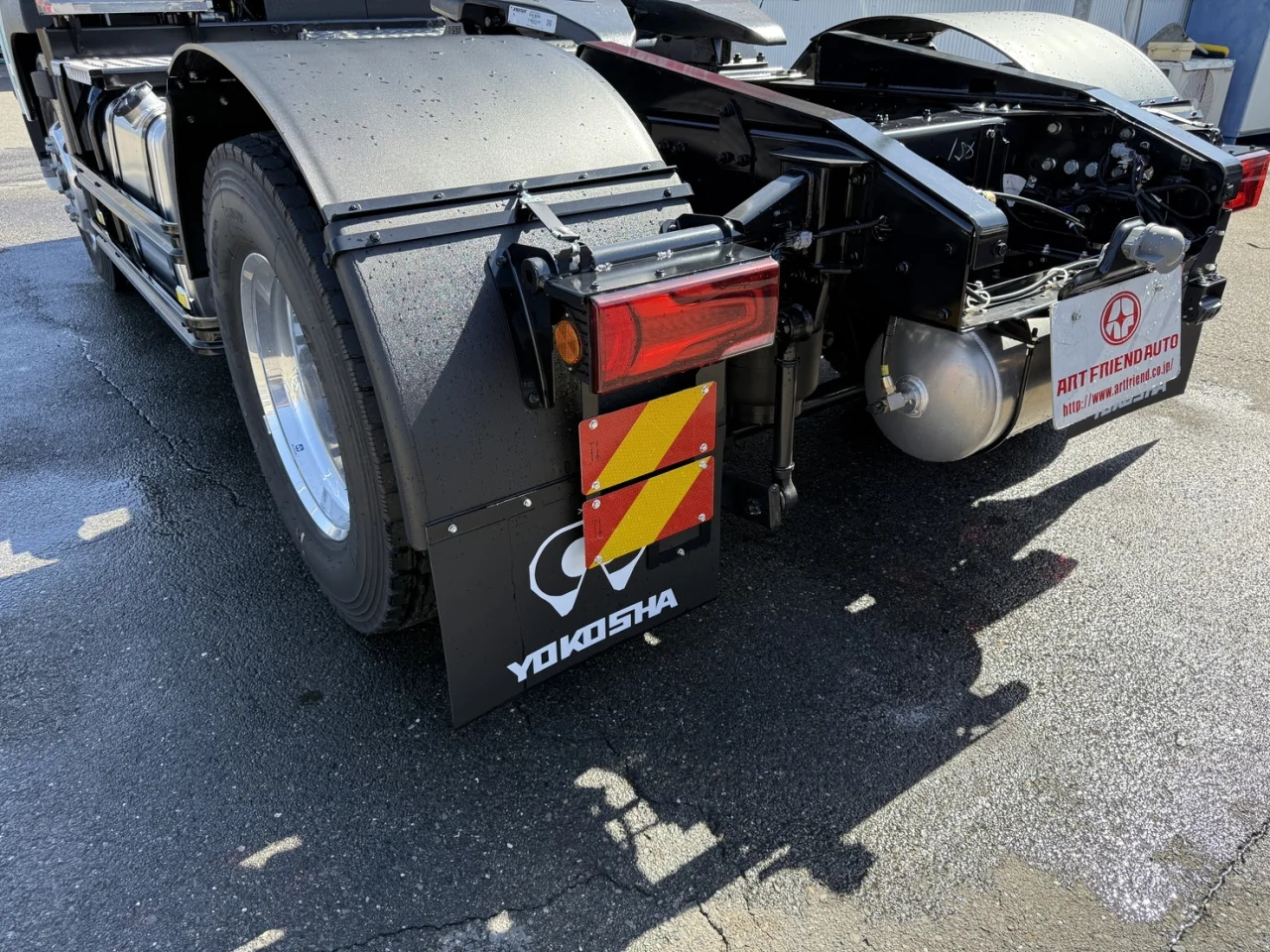 車両画像 20: 令和7年(2025)：三菱ふそう：24スーパーグレート：トレーラーヘッド