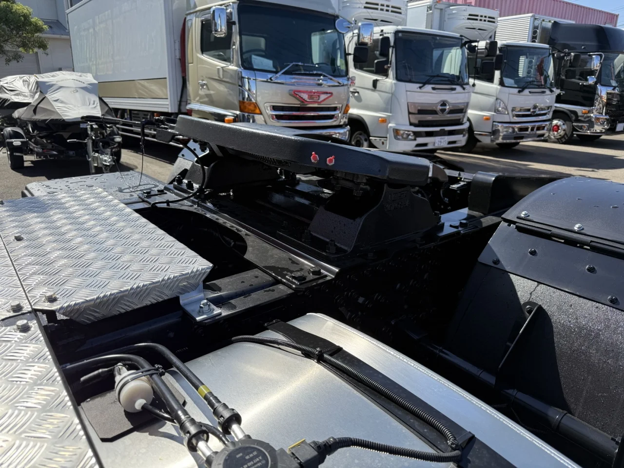 車両画像 22: 令和7年(2025)：三菱ふそう：24スーパーグレート：トレーラーヘッド