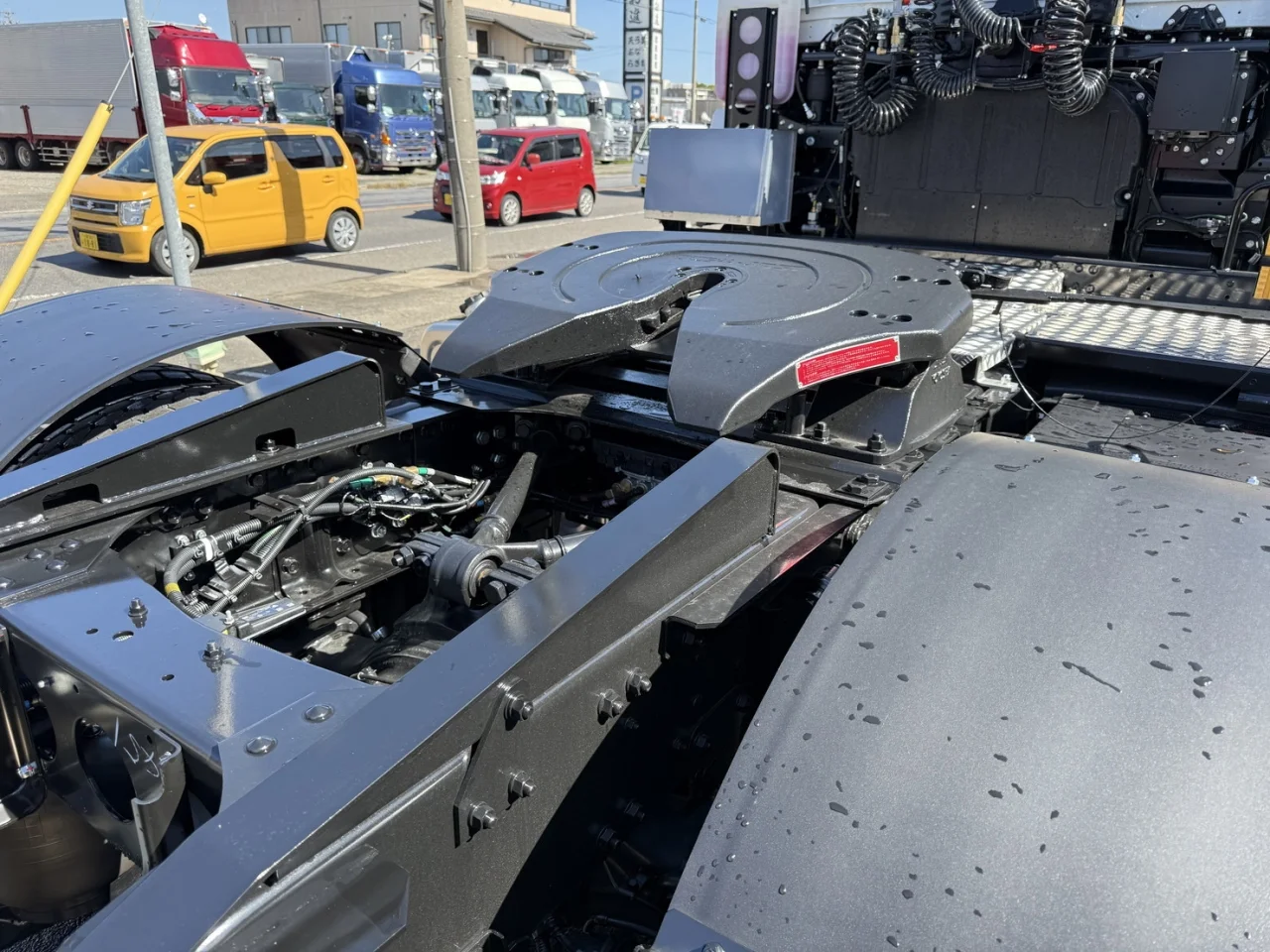 車両画像 24: 令和7年(2025)：三菱ふそう：24スーパーグレート：トレーラーヘッド