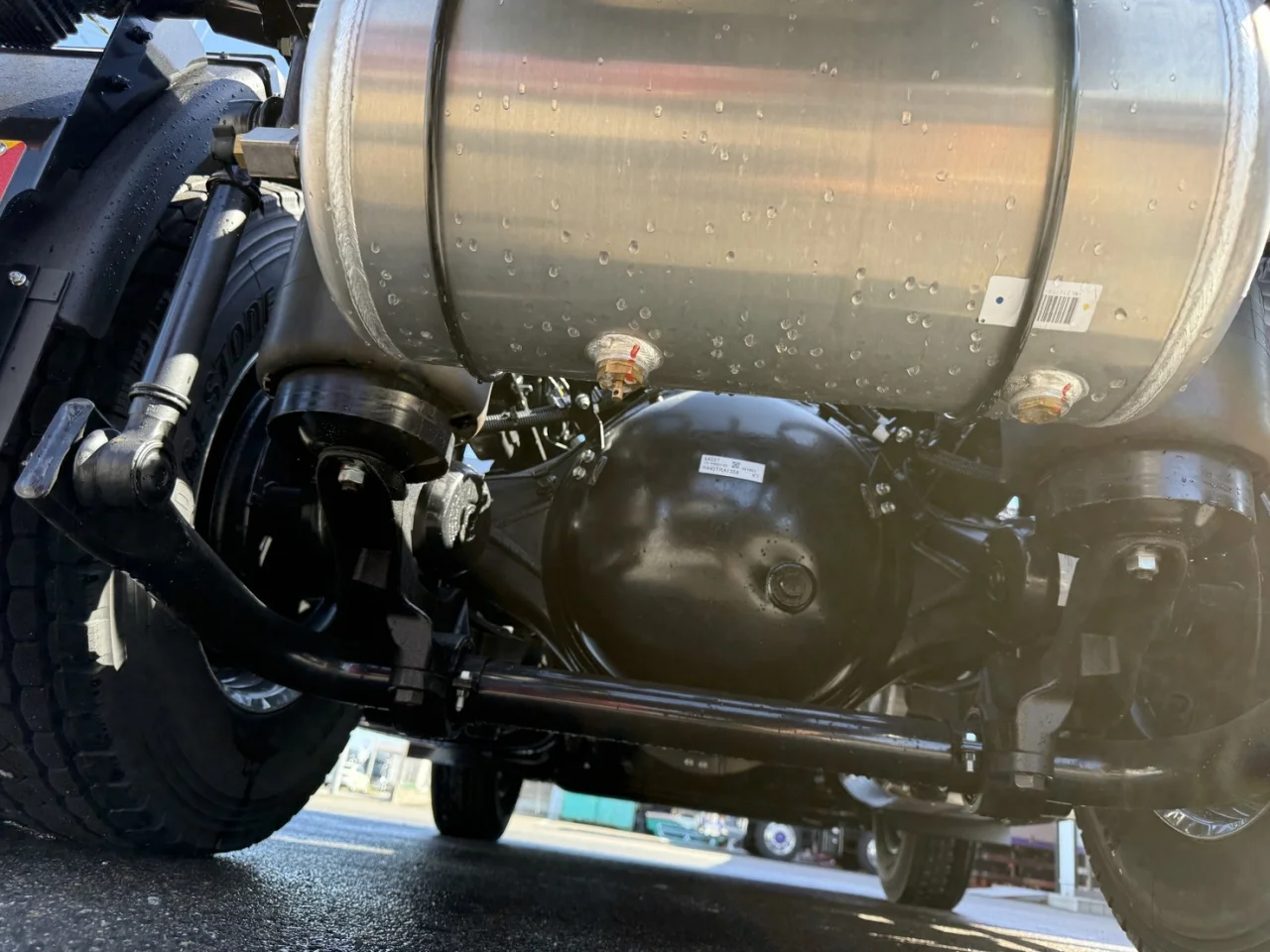 車両画像 27: 令和7年(2025)：三菱ふそう：24スーパーグレート：トレーラーヘッド